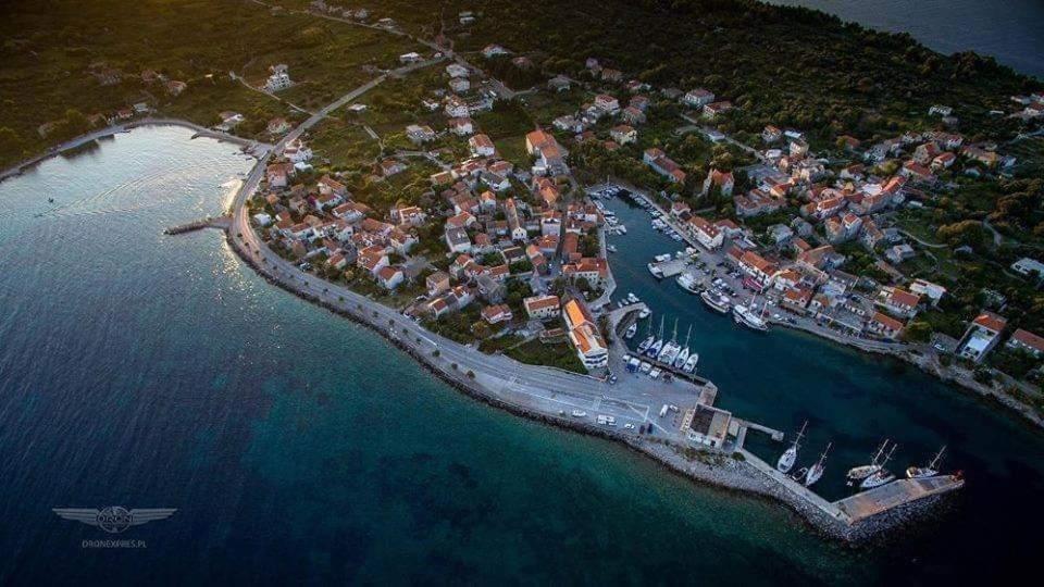 Antea, Hvar * Sucuraj
