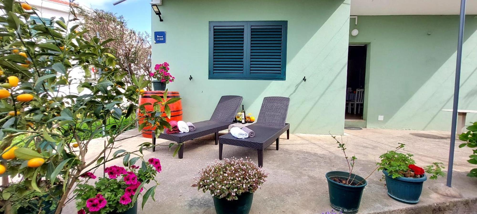 Antea, Hvar Apartma *