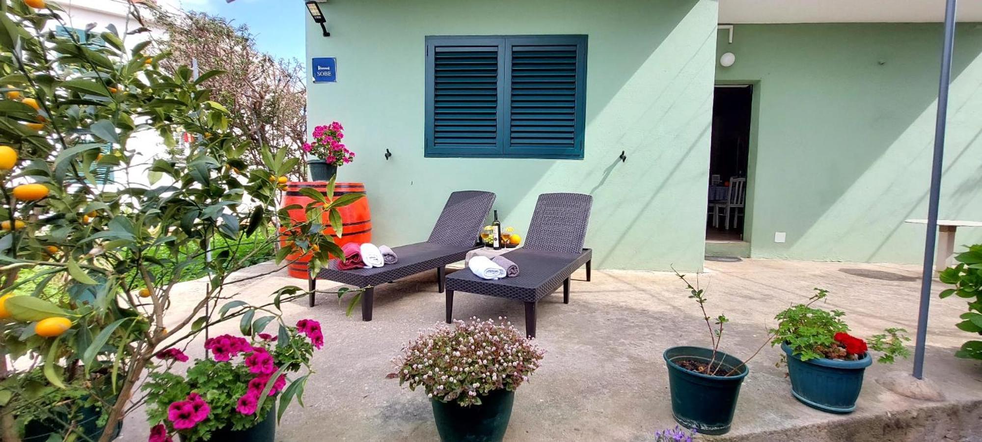 Antea, Hvar Apartma