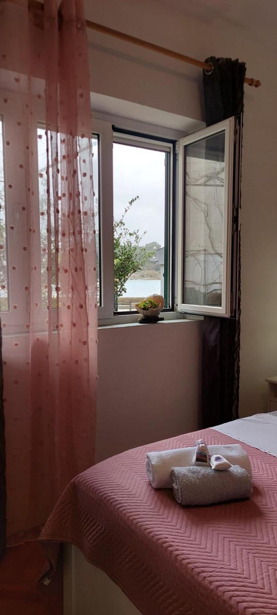 Antea, Hvar Apartma